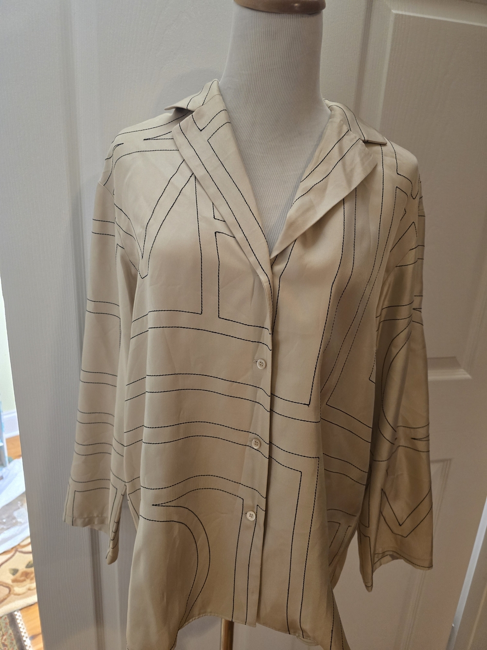 TOTEME Monogram Silk Pajama Top – Ivory/Black (Size 34)